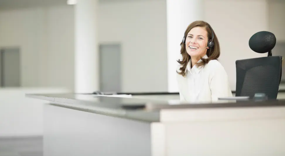 Cómo es el trabajo de recepcionista